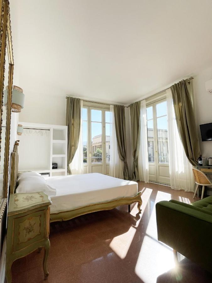 Isola - Smart Aparthotel Messina Exteriör bild
