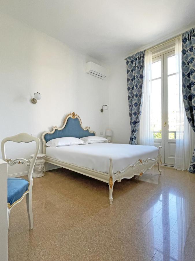 Isola - Smart Aparthotel Messina Exteriör bild