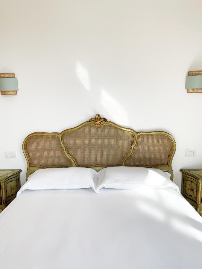 Isola - Smart Aparthotel Messina Exteriör bild