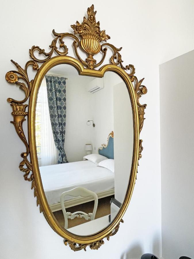 Isola - Smart Aparthotel Messina Exteriör bild