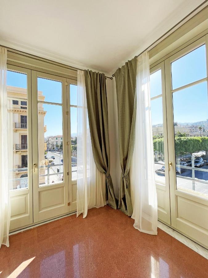 Isola - Smart Aparthotel Messina Exteriör bild