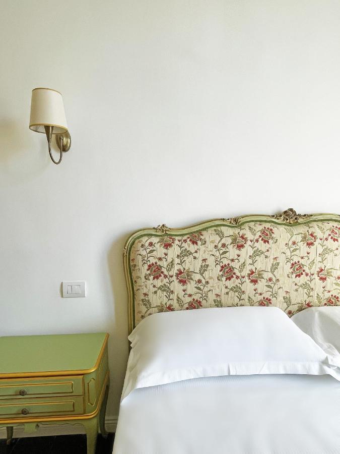 Isola - Smart Aparthotel Messina Exteriör bild